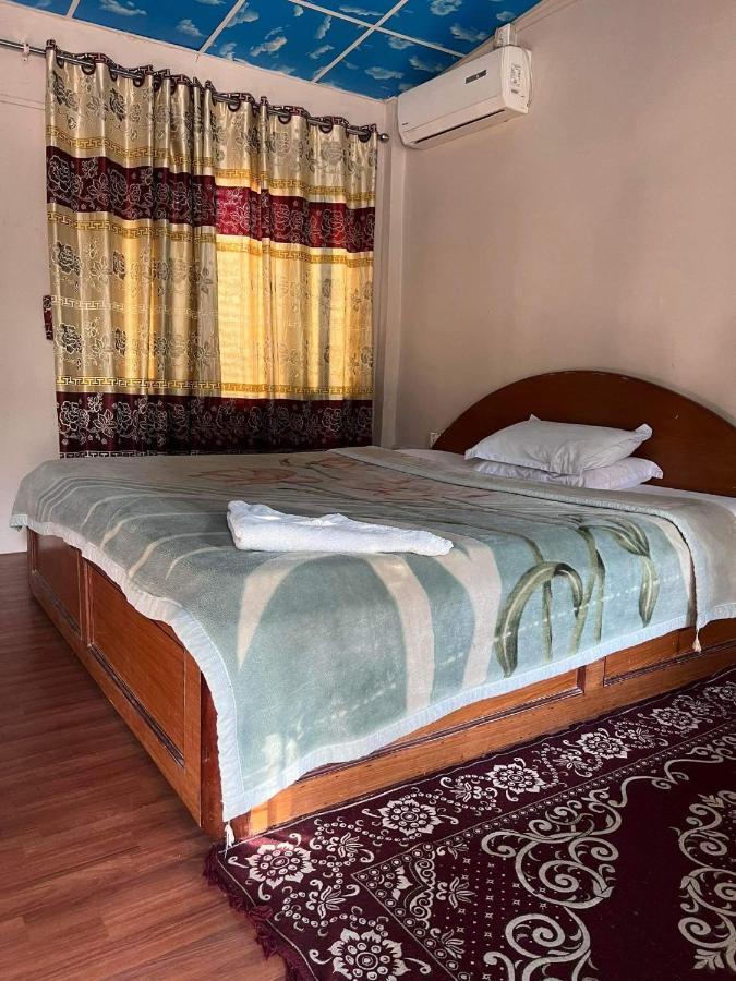 Safari Wildlife Lodge And Camp Chitwan Exterior foto