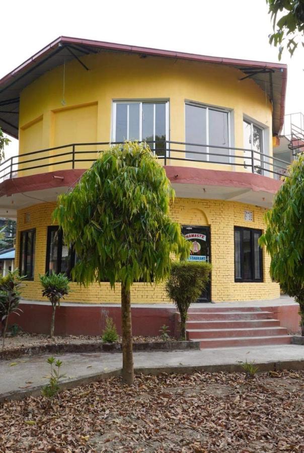 Safari Wildlife Lodge And Camp Chitwan Exterior foto